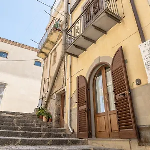 la-casa-del-sarto.sicilyhotelsitaly.net/