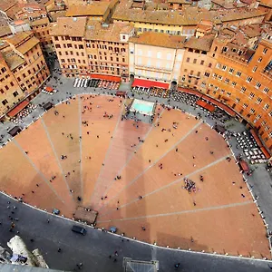  Appartement Stilmoderno In Siena's Historic Center, Just Steps From Piazza Del Campo